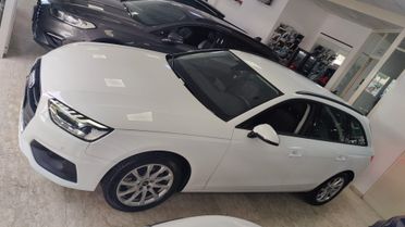 Audi A4 Avant 30 TDI 136 CV S tronic Business Hybrid