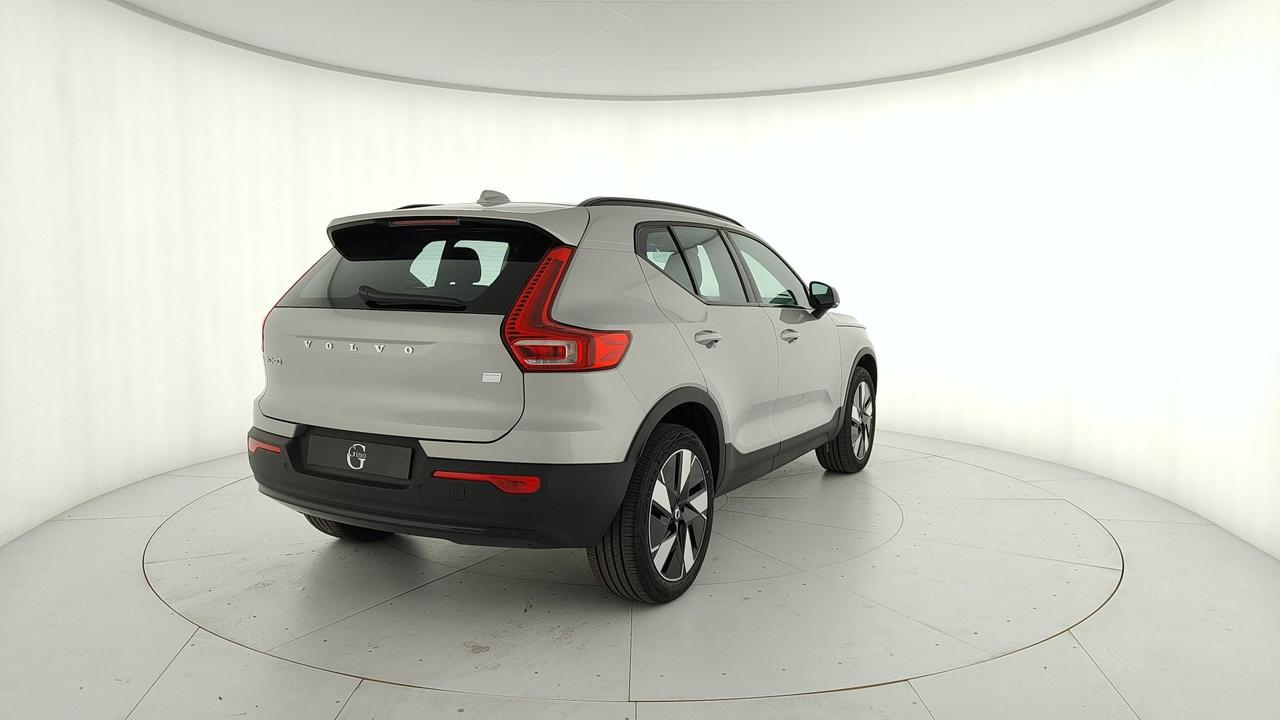 VOLVO XC40 single motor Core rwd