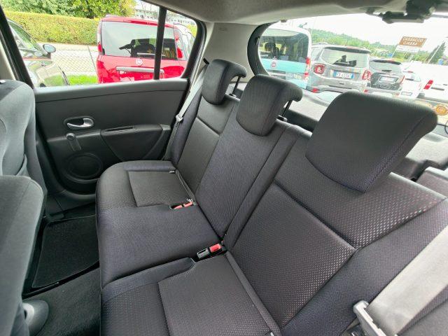 RENAULT Clio 1.2 16V 5 porte Confort X COMMERCIANTI