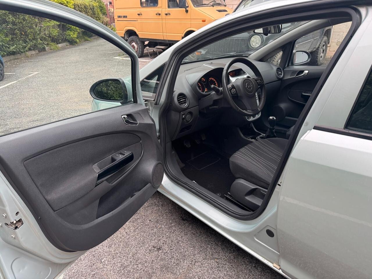 Opel Corsa 1.2 80CV 5 porte GPL neopatentati