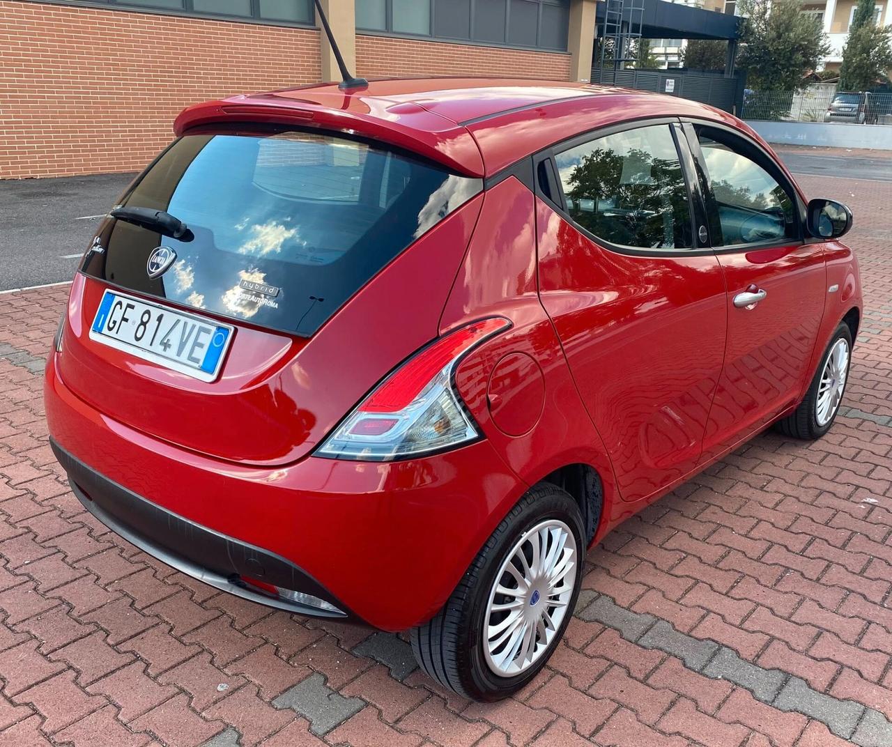 LANCIA YPSILON HYBRID 1.0cc OK NEOPATENTATI