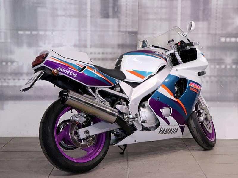 Yamaha FZR 600