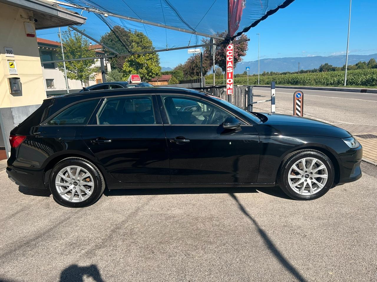AUDI A4 Avant 30 2.0TDI 136CV S-Tronic Business