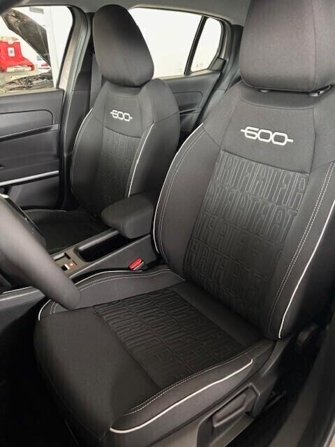Fiat 600 Hybrid MHEV 1.2 Hybrid 100cv DCT