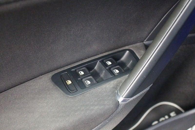 Volkswagen Golf 1.6 TDI R-Line Sport BMT Akrapovic