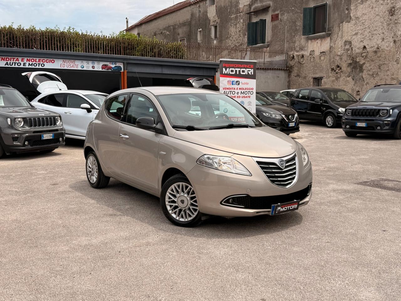 Lancia Ypsilon 1.2 69 CV 5 porte S&S Gold