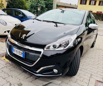 Peugeot 208 BlueHDi 75 5 porte Neopatentati