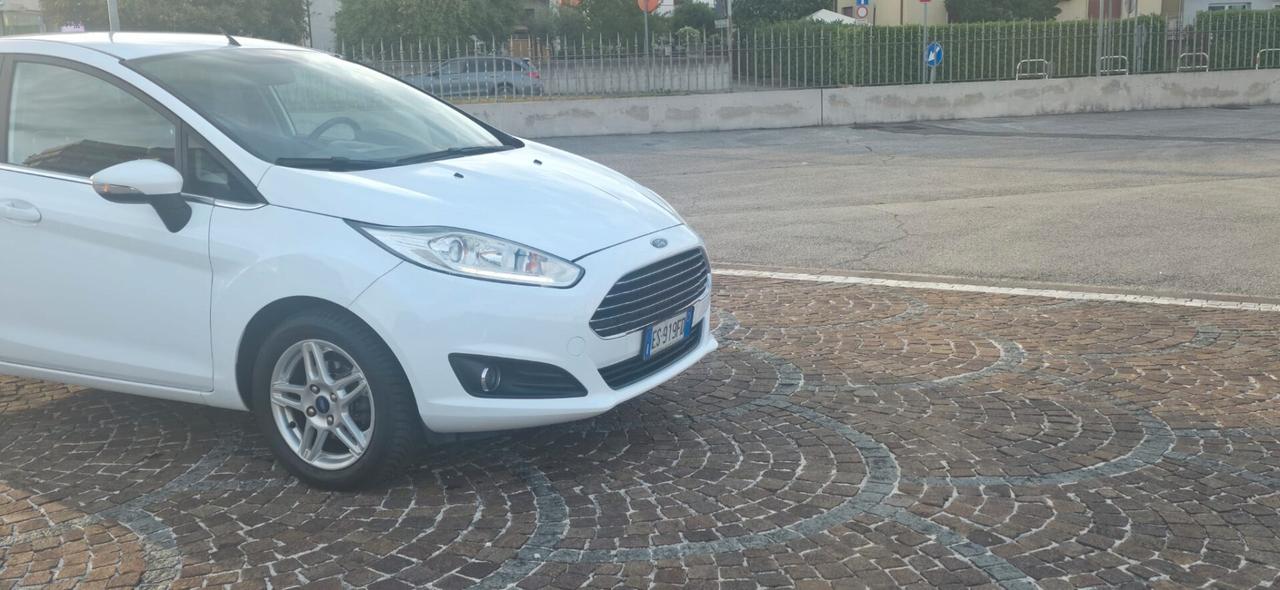 Ford Fiesta 1.6 TDCi 95CV 5 porte Individual