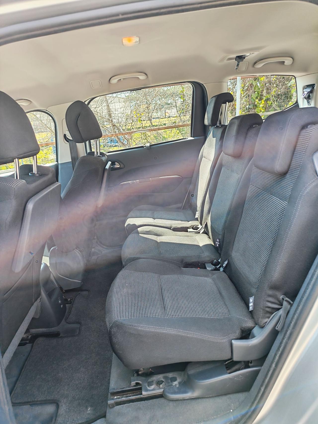 Peugeot 5008 1.6 HDi - 7 posti