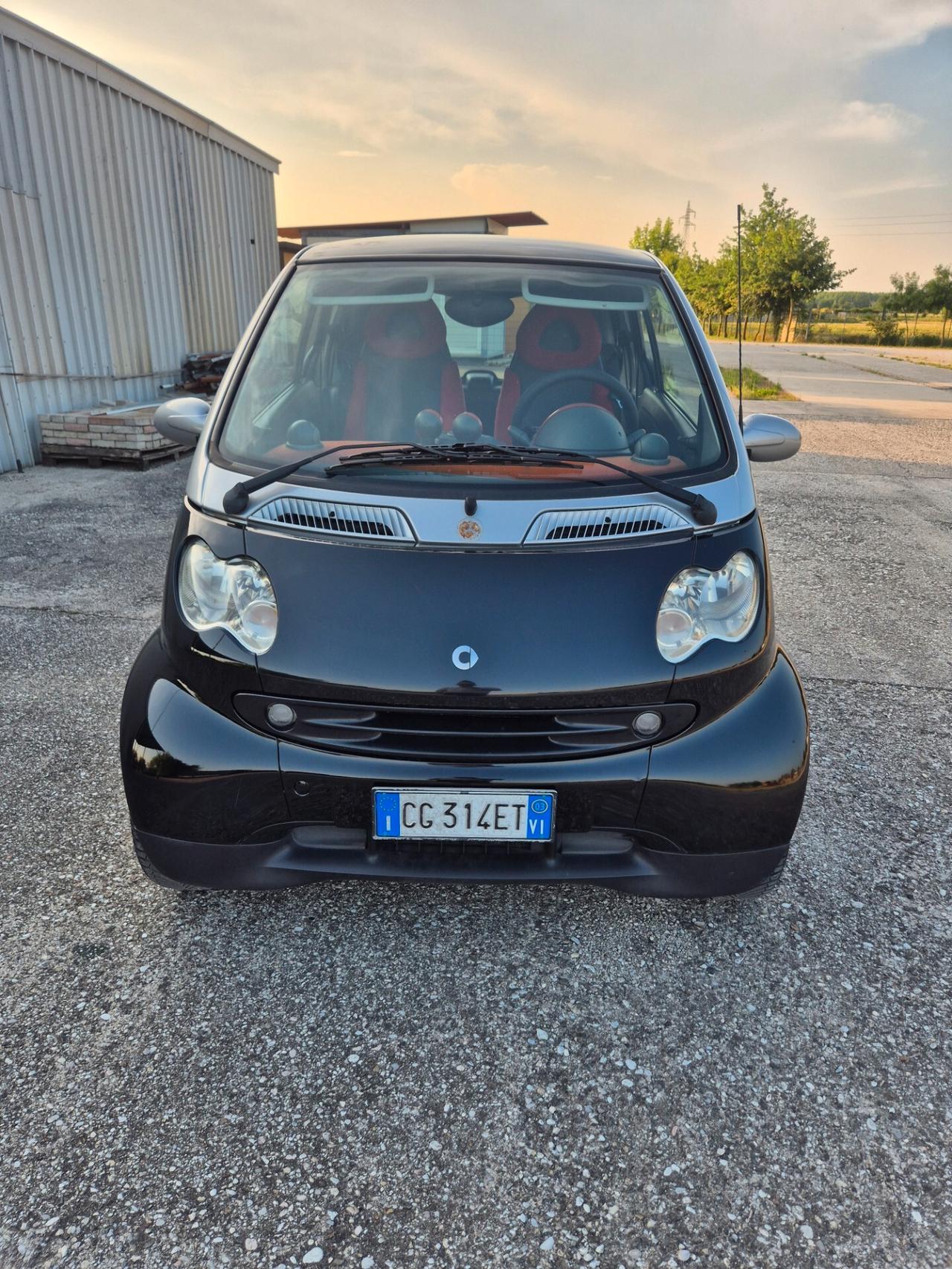 Smart 700 city-coupé pure (45 kW)