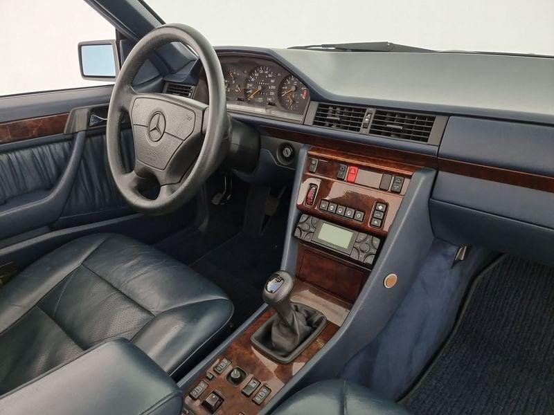 Mercedes-Benz Serie E E 200 cat Cabriolet ASI