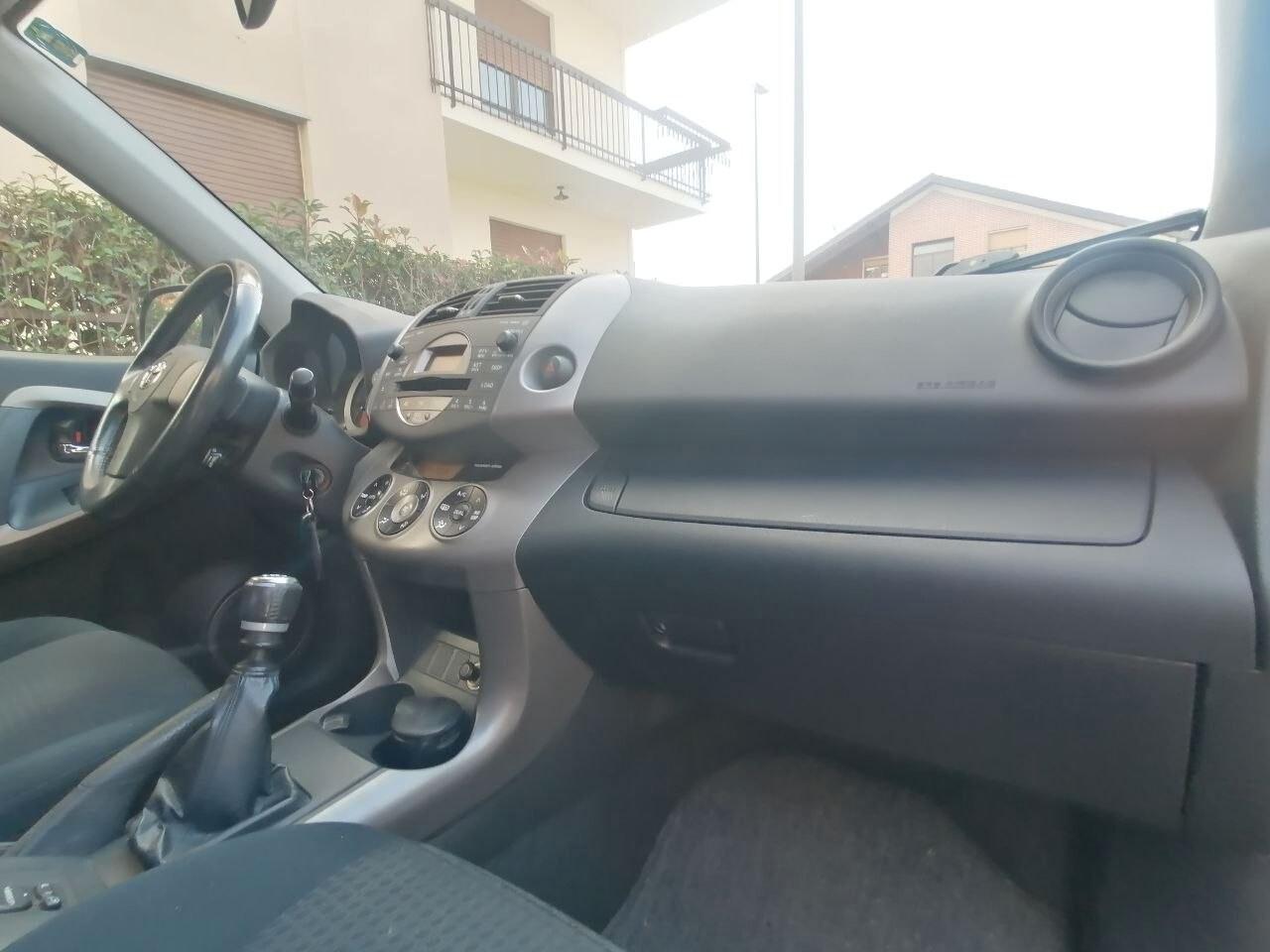 Toyota RAV 4 RAV4 2.2 D-4D 177 CV Luxury