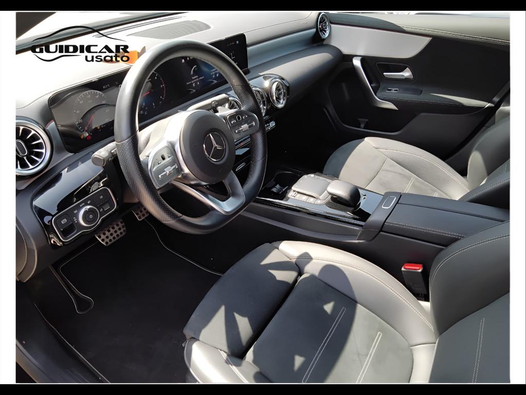 Mercedes-Benz Classe A - W177 2018 - A 180 d Premium Night edition auto