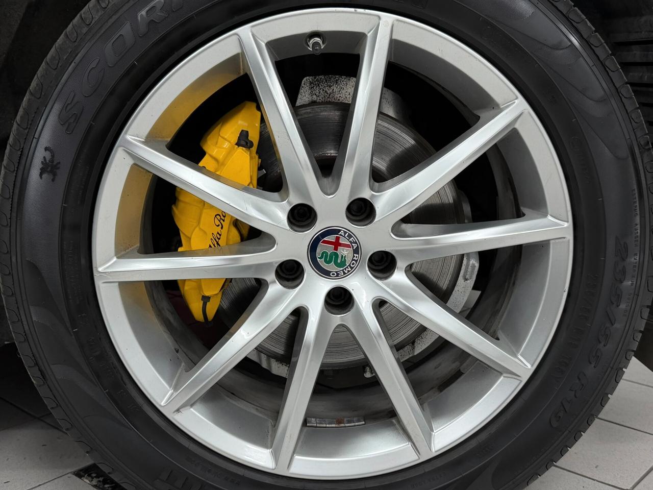 2.2 TD 190 CV EXECUTIVE Q4 19" HARMAN KARDON + SUBWOOFER