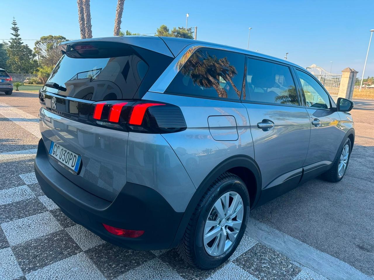 Peugeot 5008 1.5HDI 7POSTI 88.000KM