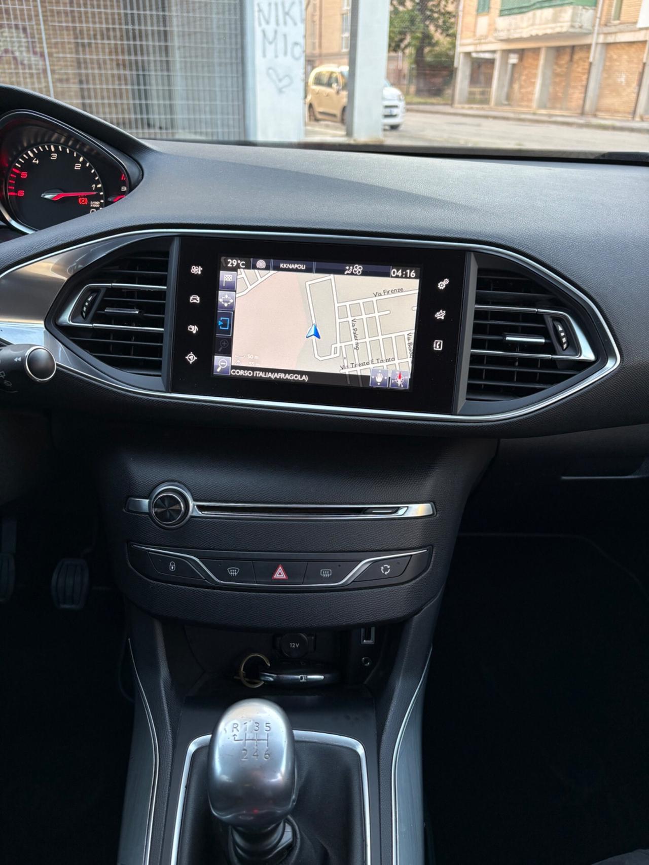 Peugeot 308 BlueHDi 1.6 120cv berlina