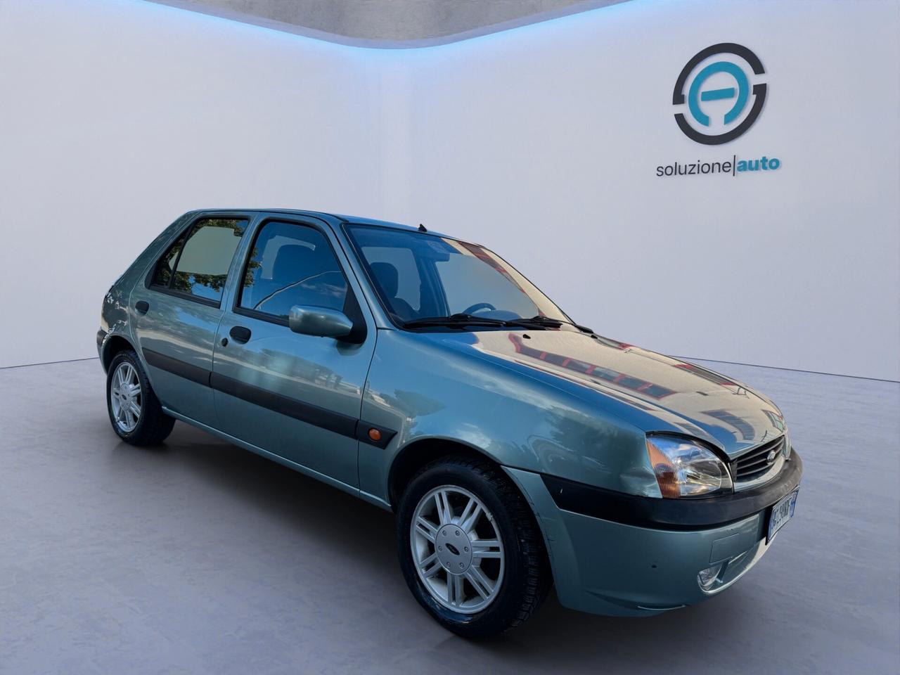 Ford Fiesta 1.2i 16V cat 5 porte Ghia