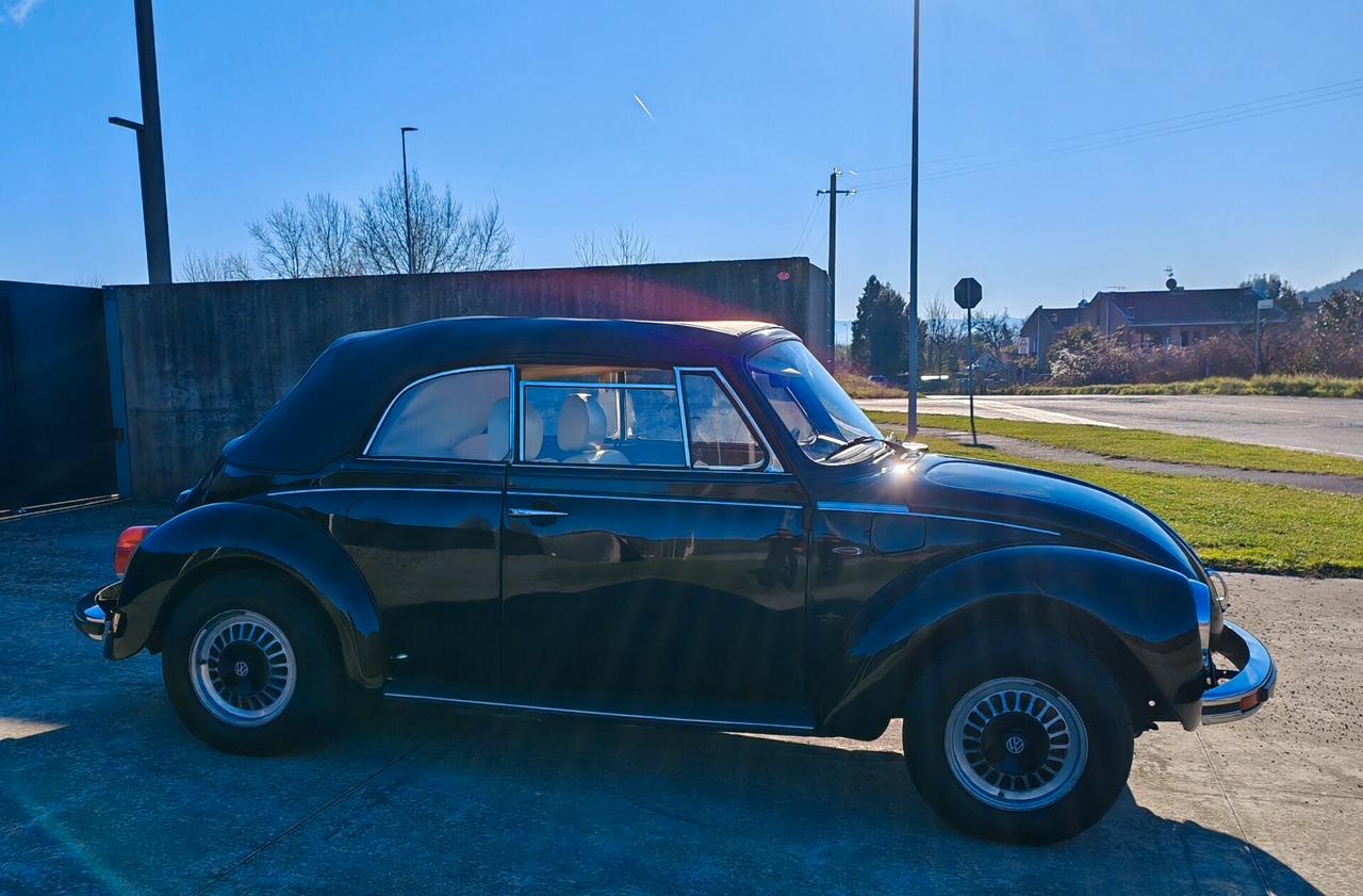 VW Maggiolino CABRIO