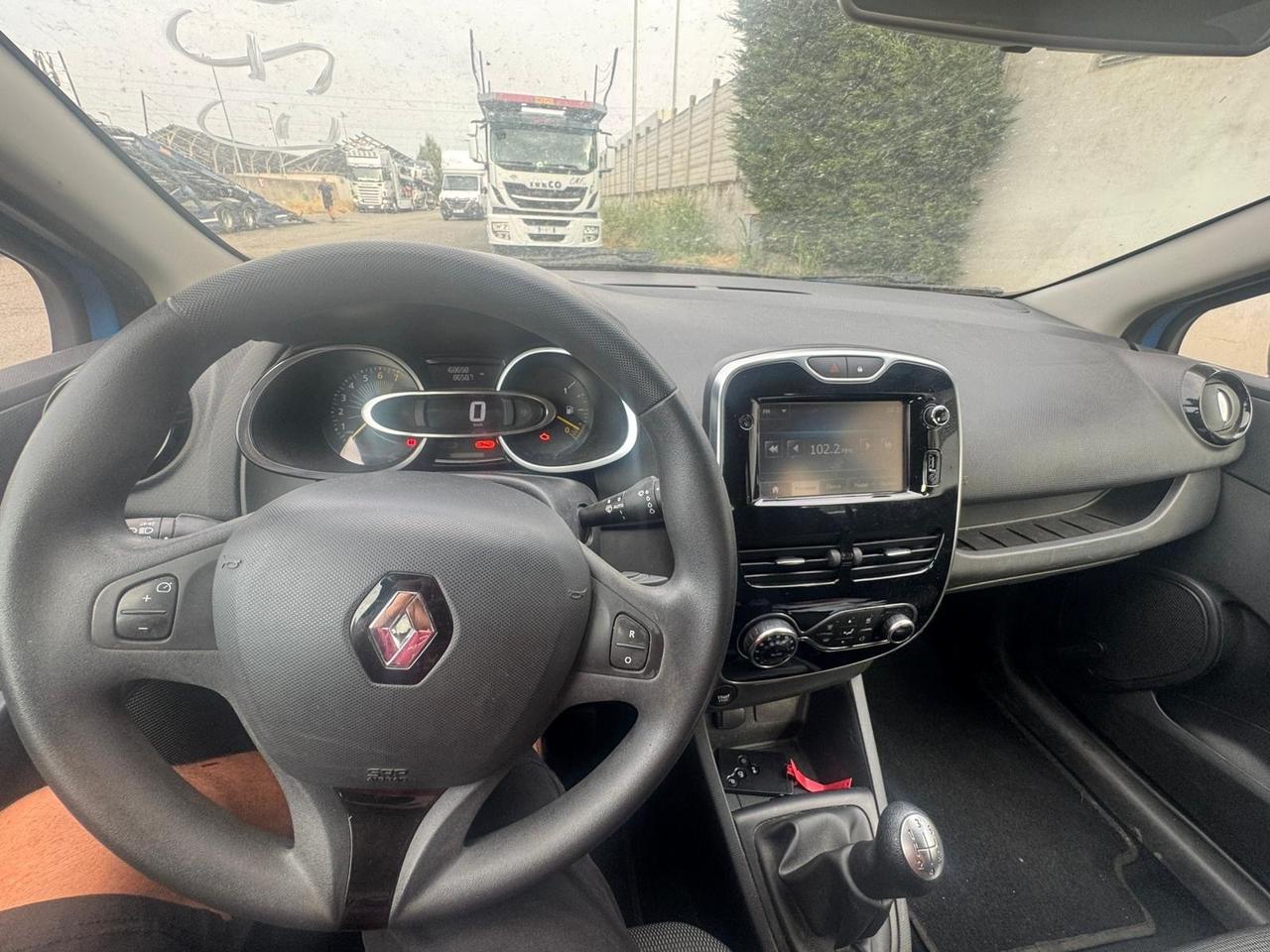 Renault Clio 1.2 Expression Benzina – 2015 – Unico proprietario – Garanzia 12 mesi