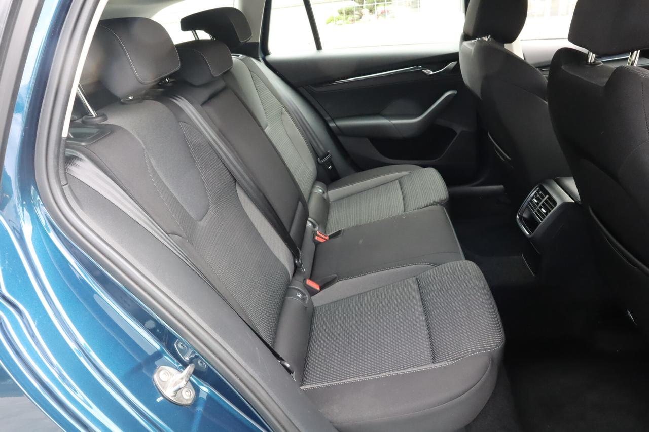 Skoda Octavia 2.0 TDI 115 CV DSG ACC LED KEYLESS CERCHI IN LEGA