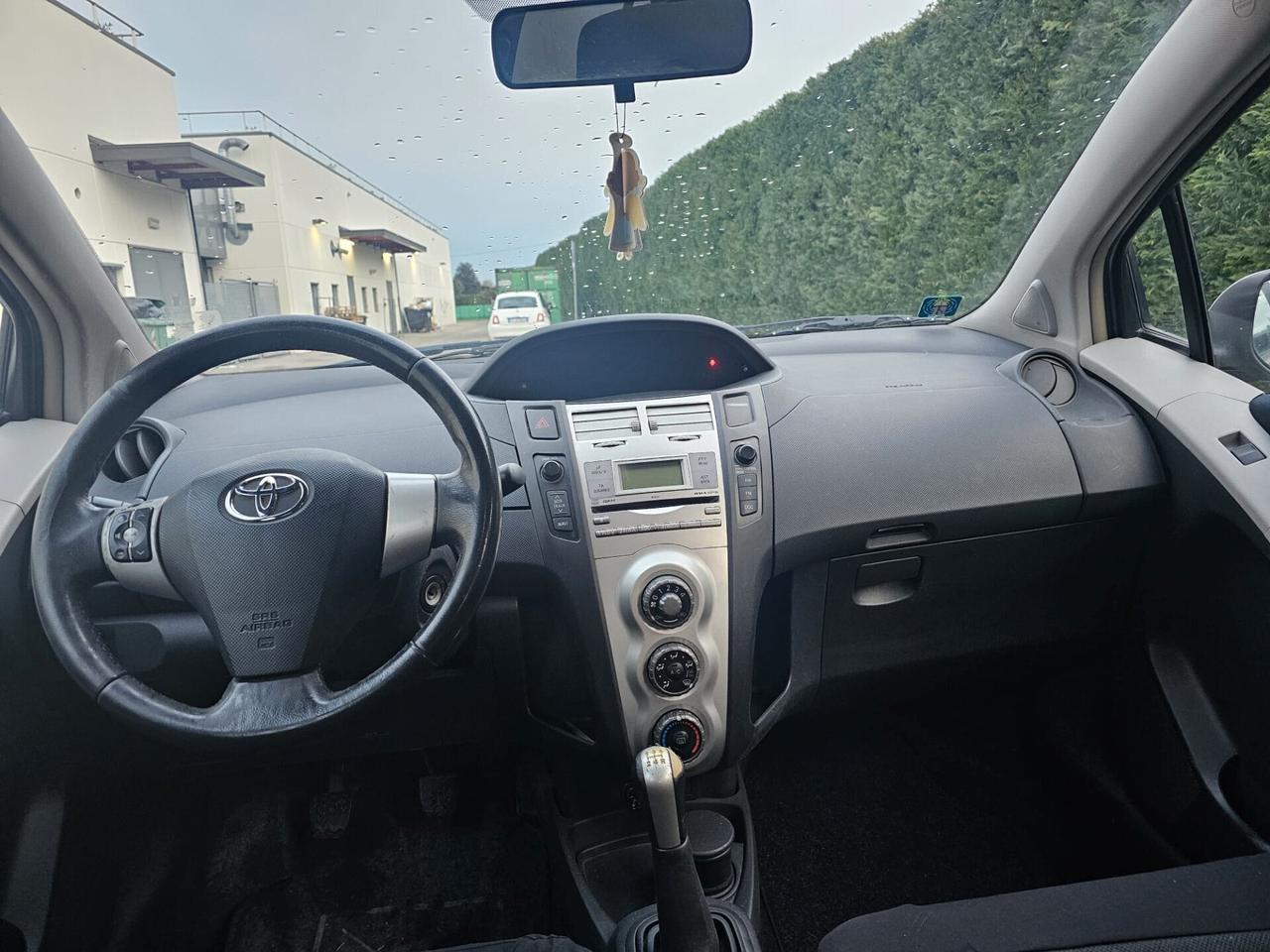 Toyota Yaris 1.0 5 porte Sol