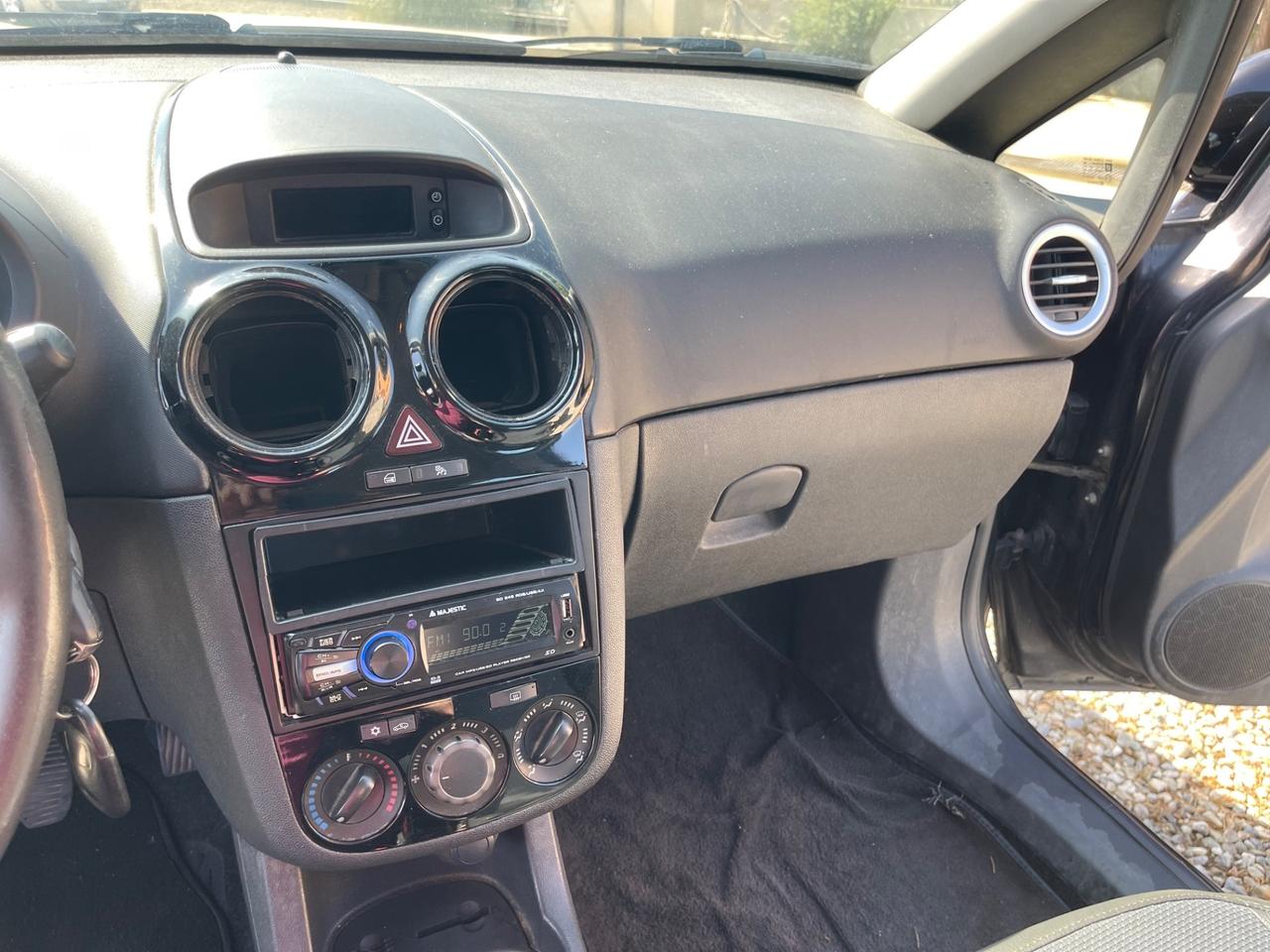 Opel Corsa 1.2 5 porte Easytronic Club