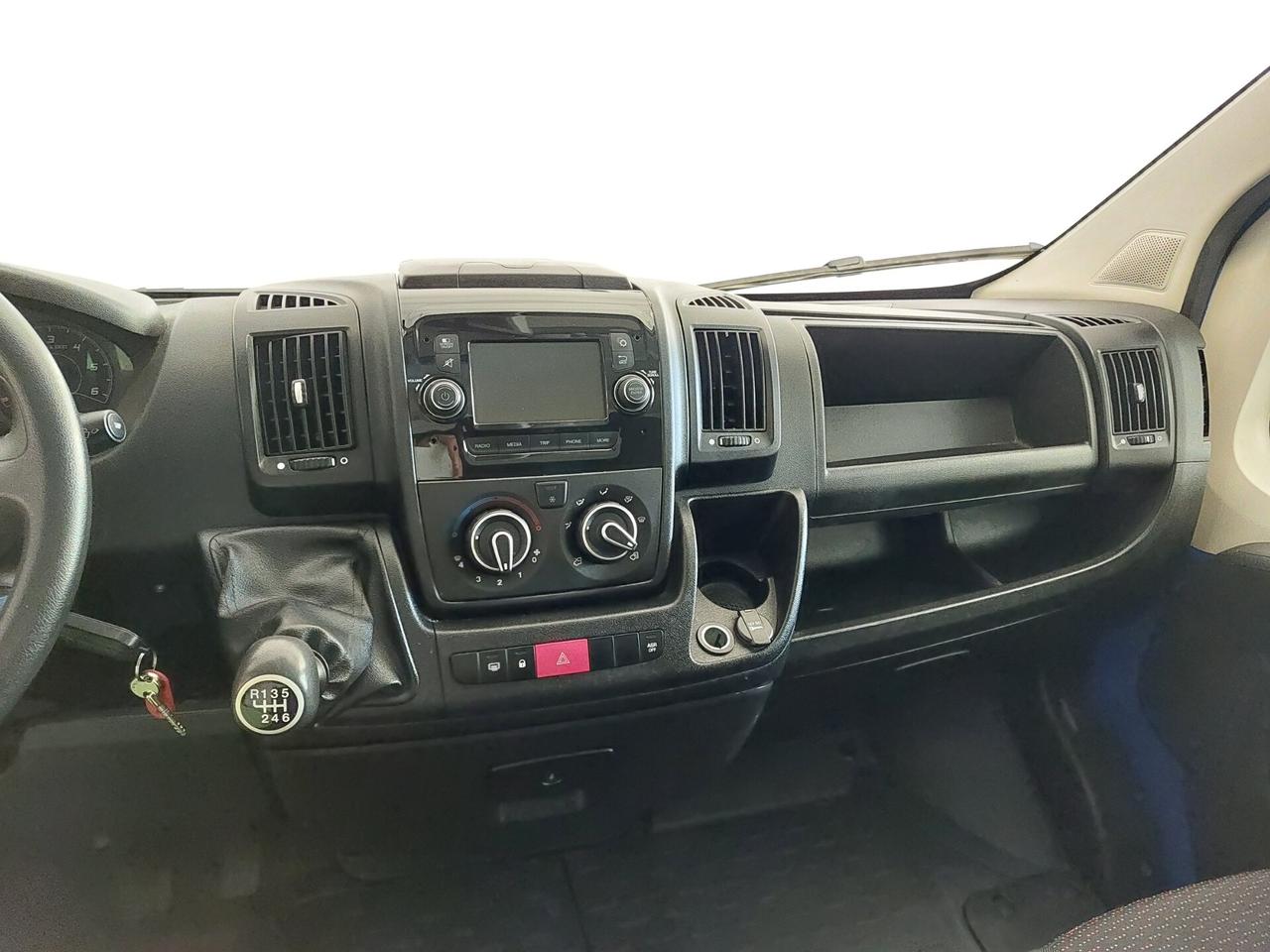 PEUGEOT Boxer (3ª serie) Boxer 335 2.2 BlueHDi...