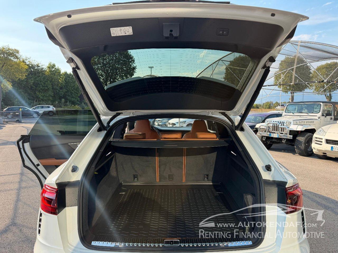 Audi RS Q8 4.0 mhev 48V 600cv tiptronic
