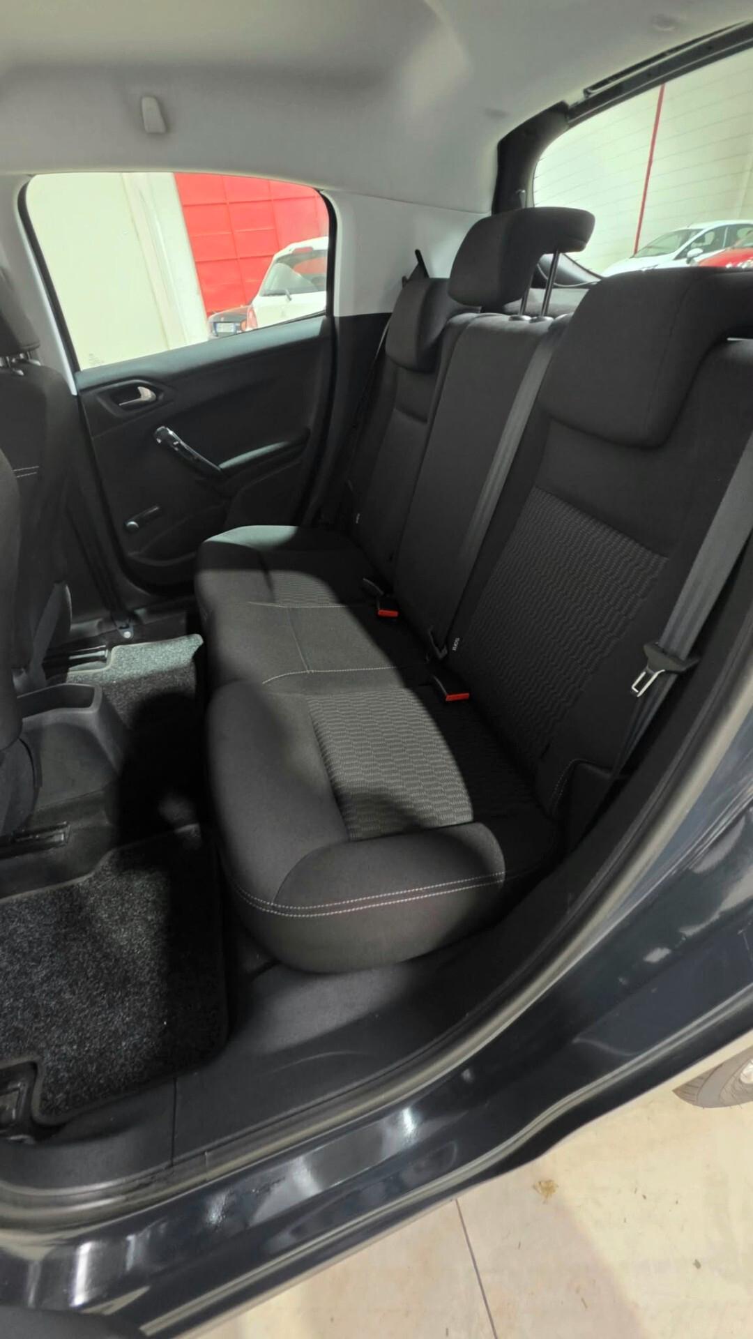 Peugeot 208 PureTech 82 5p. GPL Active