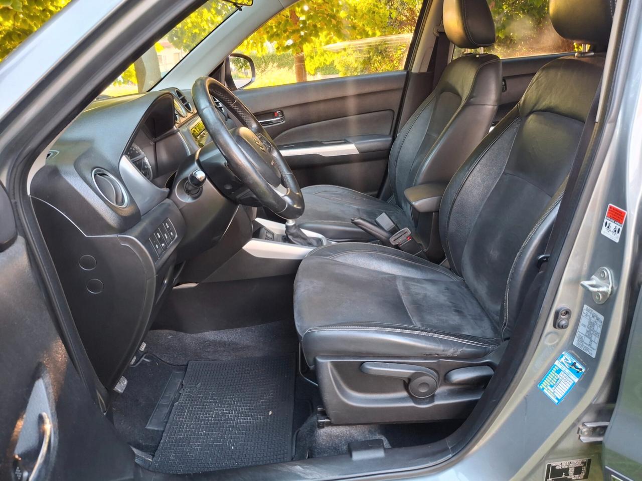 Suzuki Vitara 1.6 DDiS V-Cool-INTERNI IN PELLE-NAVI-