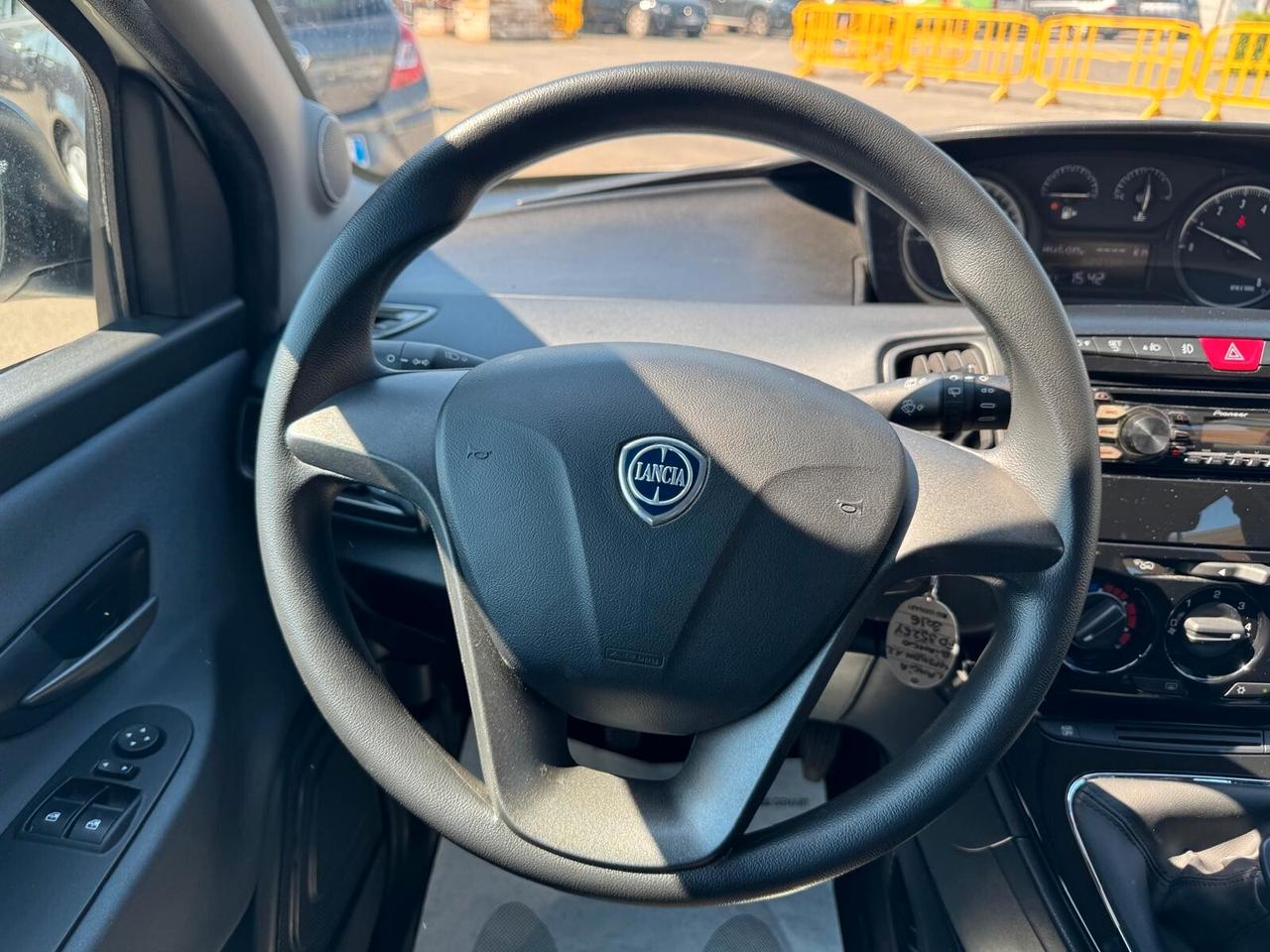 Lancia Ypsilon 1.2 BENZINA 69CV SILVER 2016