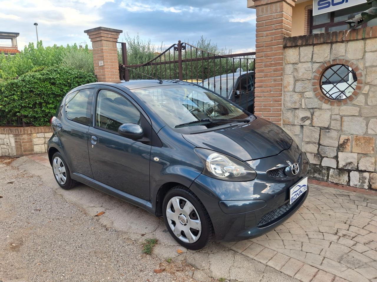 Toyota Aygo 1.0 12V VVT-i 5 porte Sol