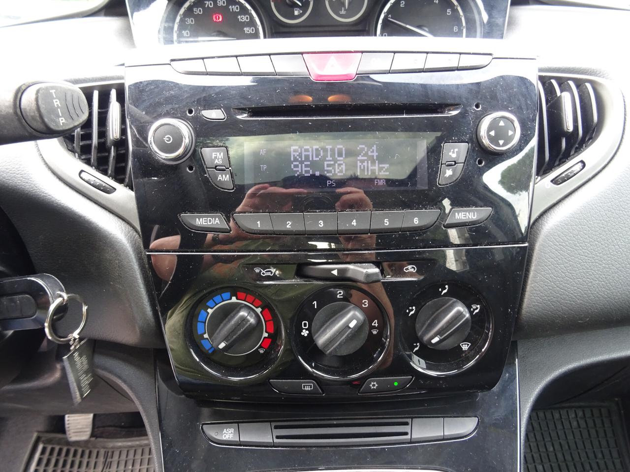 Lancia Ypsilon 1.2 69 CV 5p S&S TETTO APRIBILE