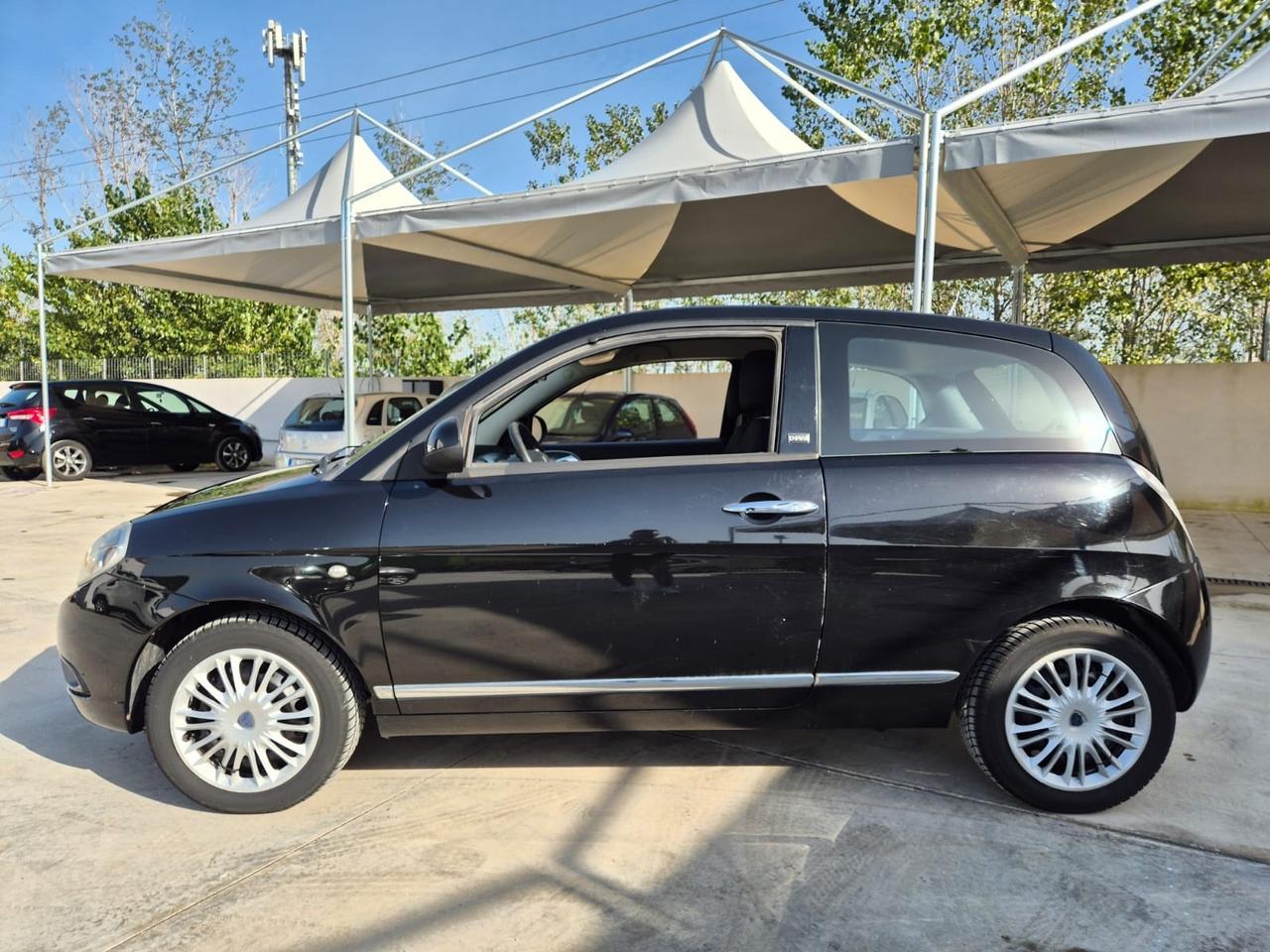 Lancia Ypsilon 1.2 69 CV Unyca