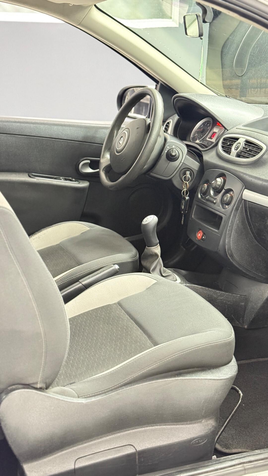 Renault Clio 1.2 16V 3porte Luxe 65.000KM