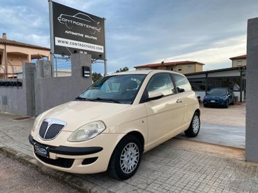 Lancia YPSILON NEOPATENTATI - BENZINA