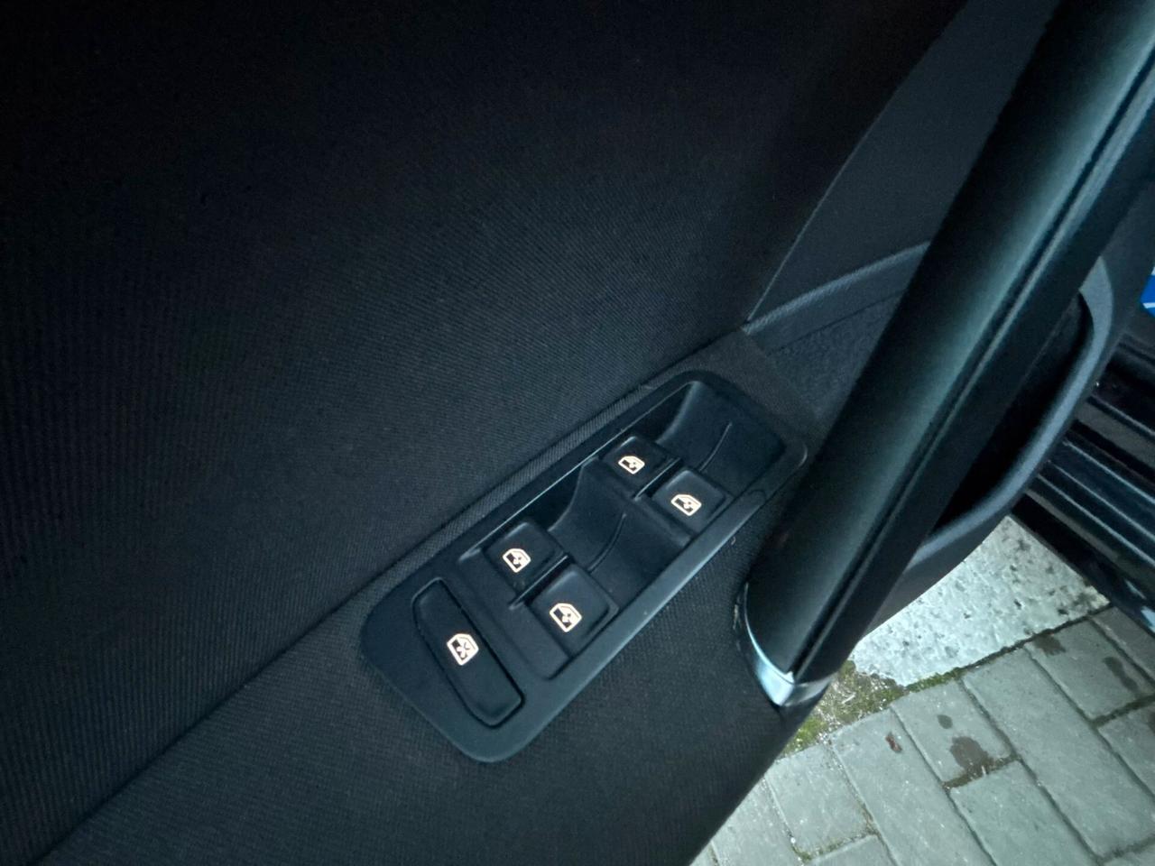 Volkswagen Golf 1.6 TDI 115cv R line - 2017