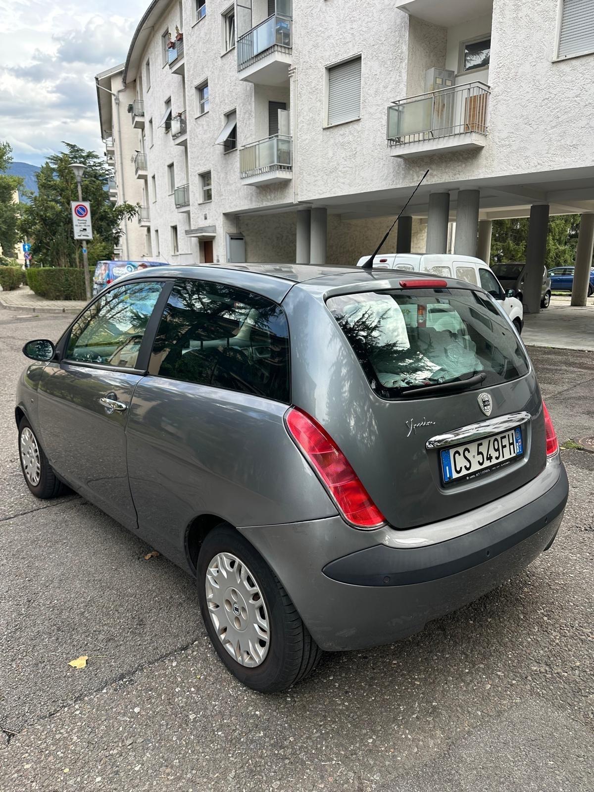 Lancia Ypsilon 1.4 16V Platino NEOPATENTATI