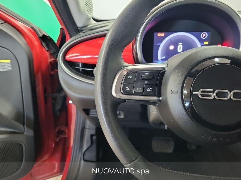 FIAT 600e Red