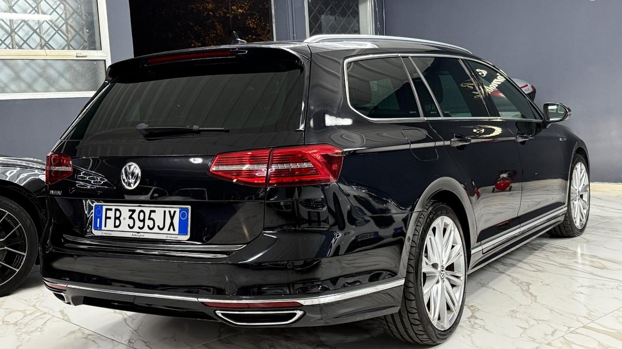 Volkswagen Passat R-LINE 2.0 BiTDI 240CV 4MOTION DSG Executive BMT