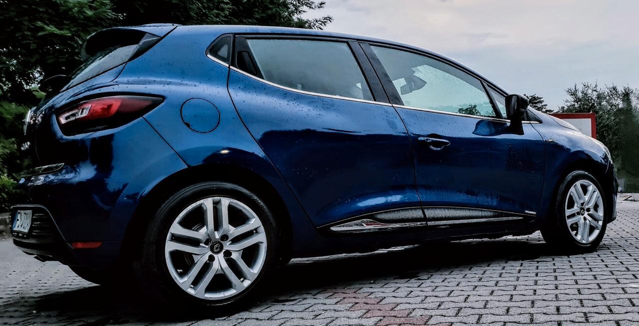 Renault Clio TCe 12V 90 CV GPL 5 porte Moschino Intens