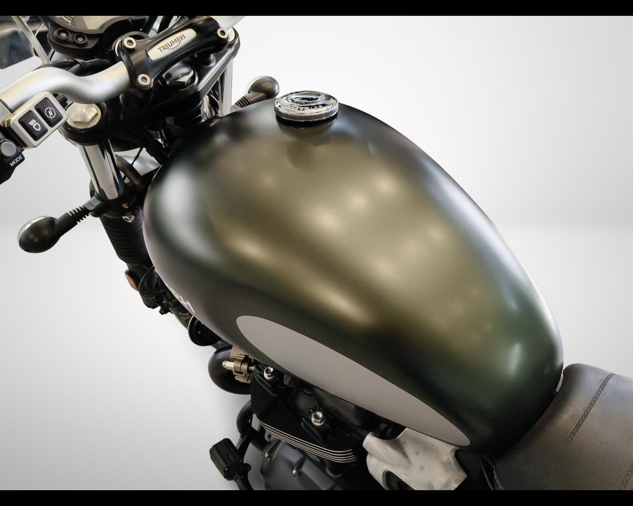 TRIUMPH Scrambler 900 - Chrome Edition