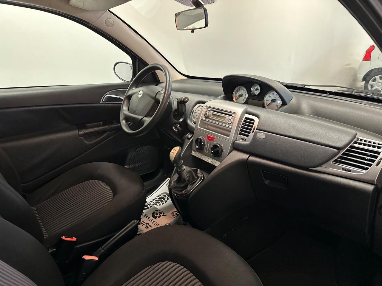 Lancia Ypsilon 1.2 Argento GPL