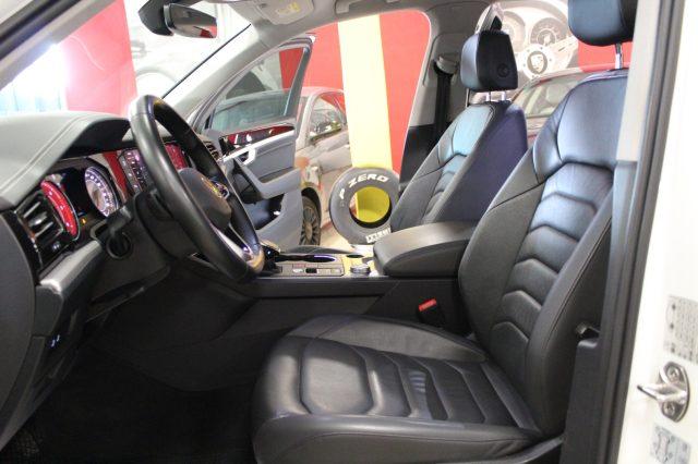 VOLKSWAGEN Touareg 3.0 V6 TDI "Km E SERVICE CERTIFICATI VOLKSWAGEN"