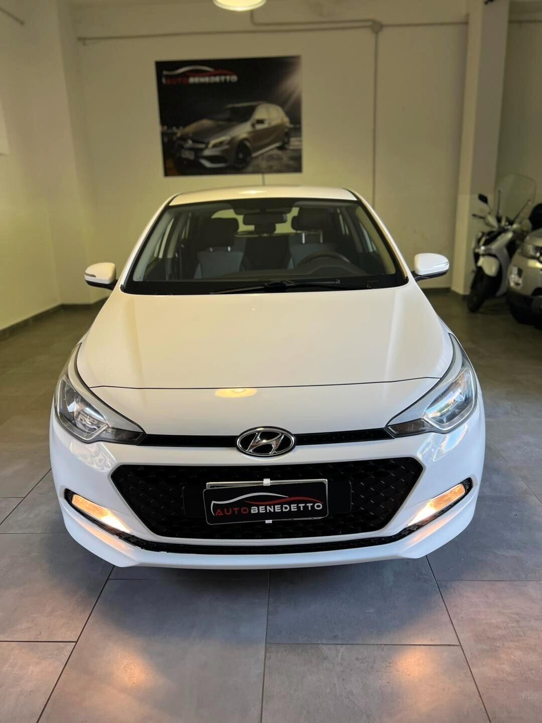 HYUNDAI I20 1.1 CRDI COMFORT 75CV 11-2015