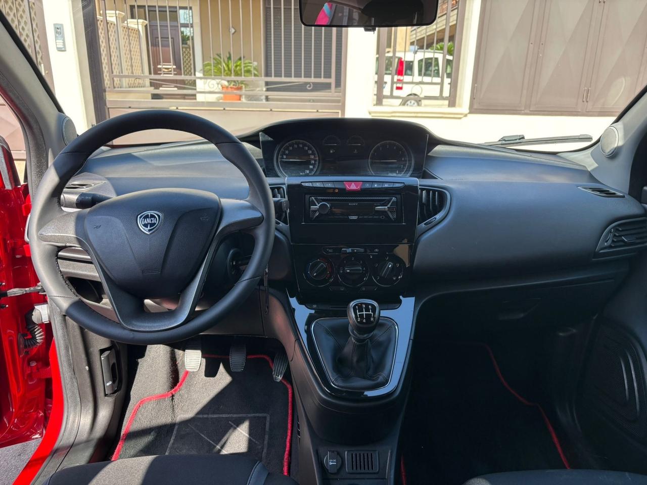 Lancia Ypsilon 0.9 TwinAir 85 CV 5 porte Metano Ecochic Platinum