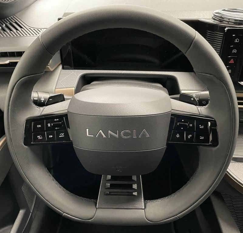 Lancia Ypsilon Hybrid e-DCT LX