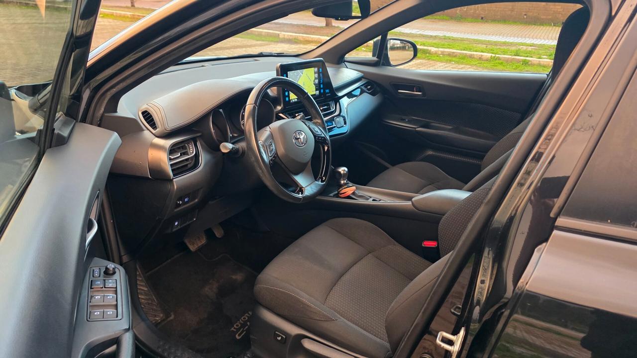 Toyota C-HR 1.8 Hybrid E-CVT Business