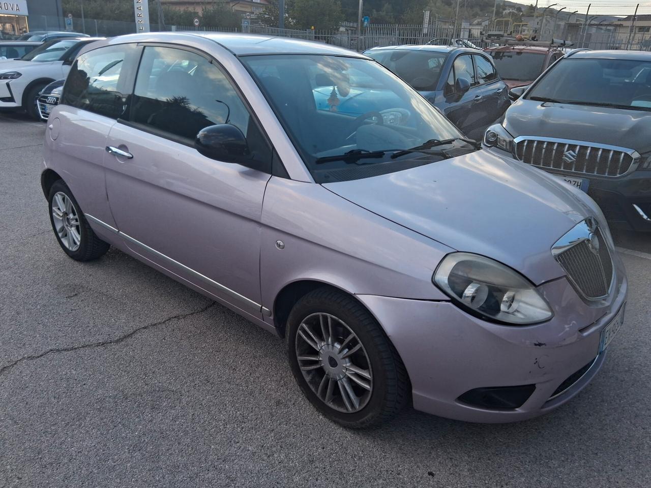 Lancia Ypsilon 1.3 MJT 75 CV Diva