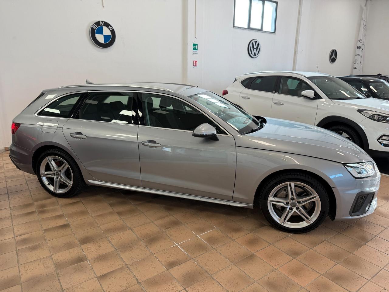 Audi A4 Avant 40 TDI Quattro S-tronic S-Line